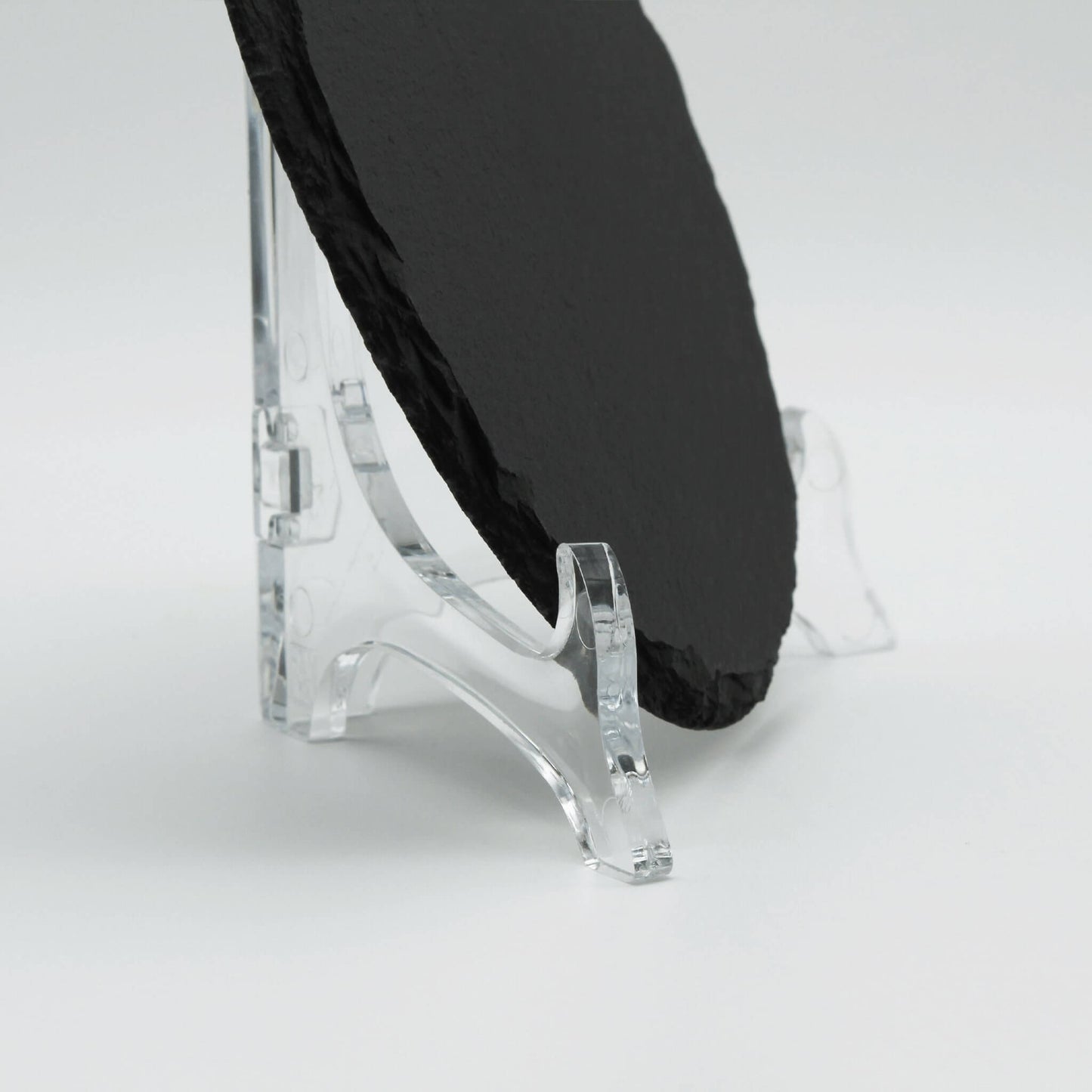 Acrylständer als Zubehör für runde Schiefertafeln – stabiler und transparenter Halter